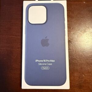 Apple iPhone 16 Pro Max Silicone Cover - Deep Blue